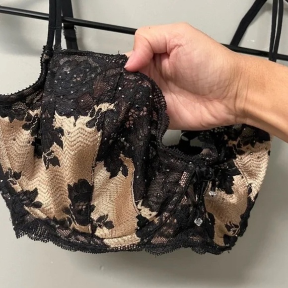 Victoria's Secret Lace Unlined Demi Bra 34DDD Gold Rhinestone Embellished - Picture 2 of 4
